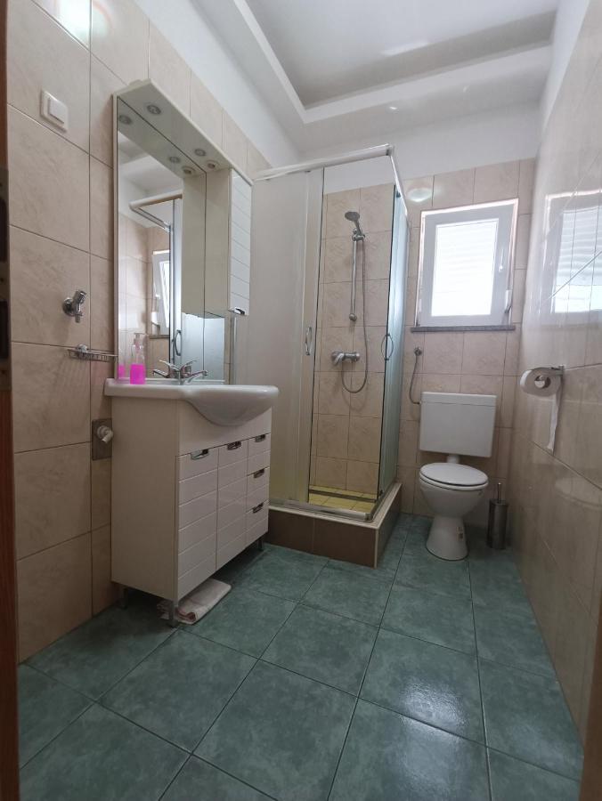 Apartmani Centar Starigrad Paklenica Exterior photo