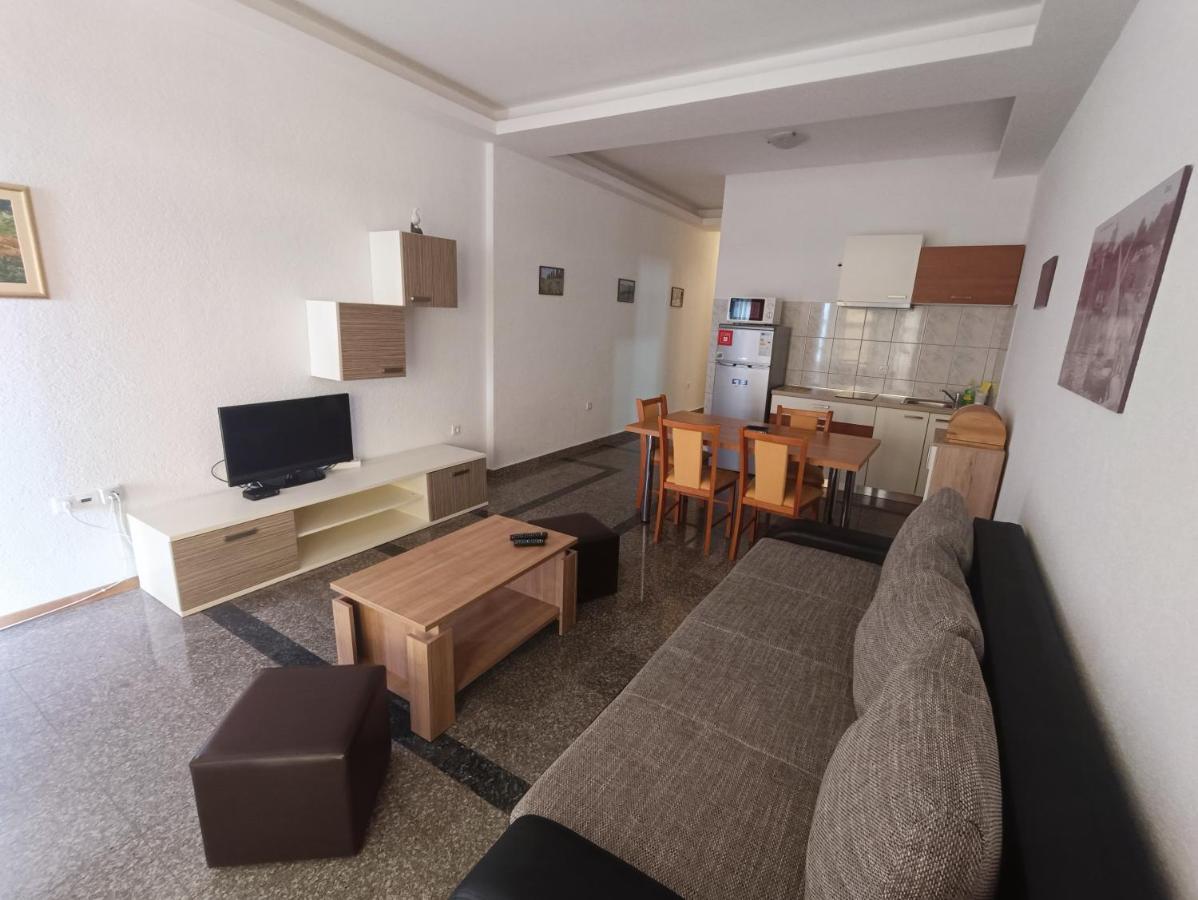 Apartmani Centar Starigrad Paklenica Exterior photo