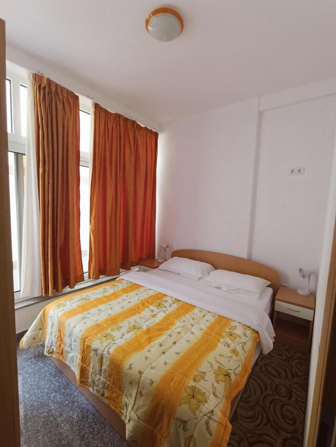 Apartmani Centar Starigrad Paklenica Exterior photo