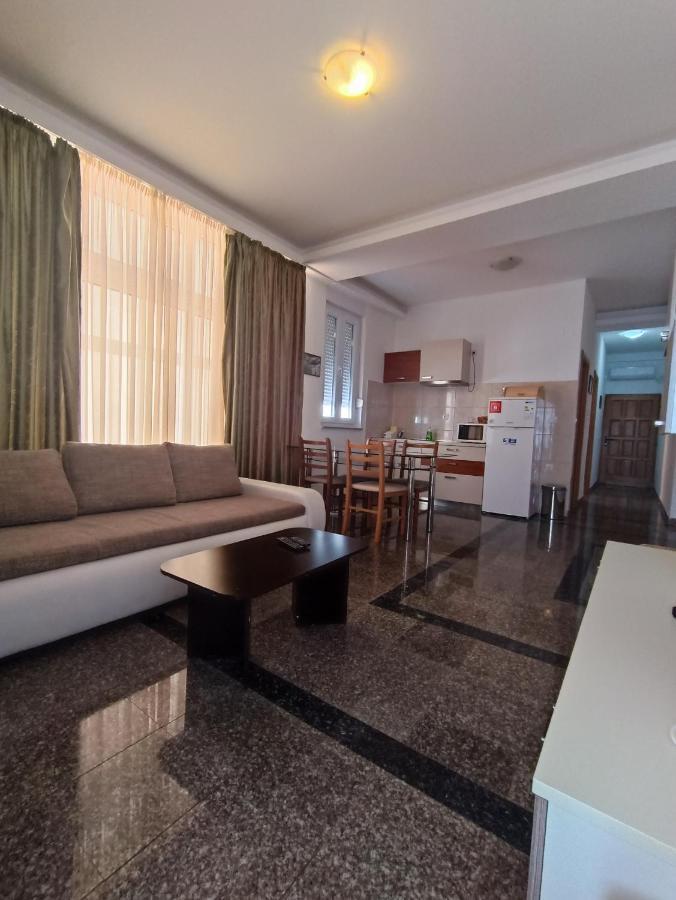 Apartmani Centar Starigrad Paklenica Exterior photo