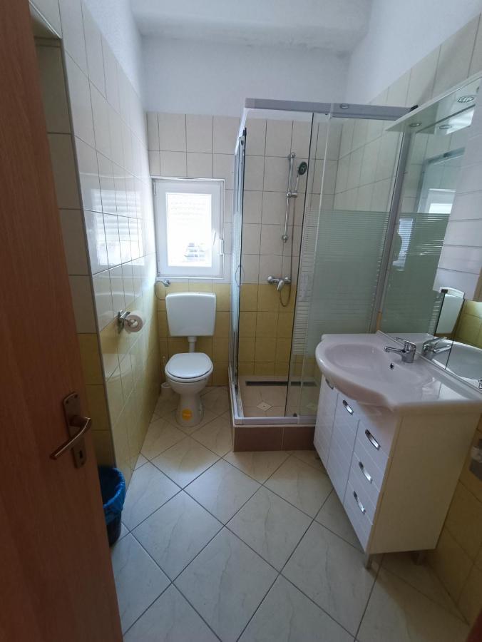 Apartmani Centar Starigrad Paklenica Exterior photo